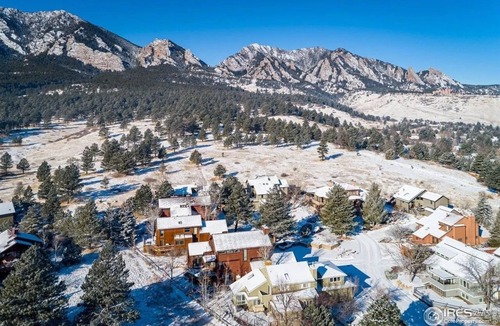 Devil's Thumb - Rolling Hill House | Charming 3-bedroom house in highly attractive south Boulder on open space.