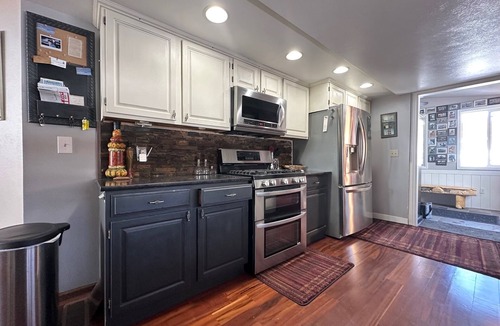 Grand Lake House | Charming 3-bedroom waterfront cabin on the North Shore of Lake Granby, Co.
