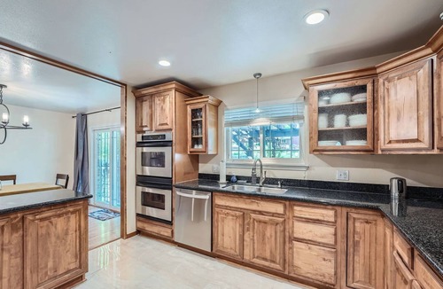 Northglenn House | Charming 4-bedroom house in Northglenn with AC, WiFi. Enjoy your stay!