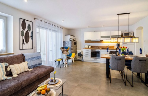 Sipplingen Apartment | Charming Apartment "Mainau" 68 m² with 2 Balconies