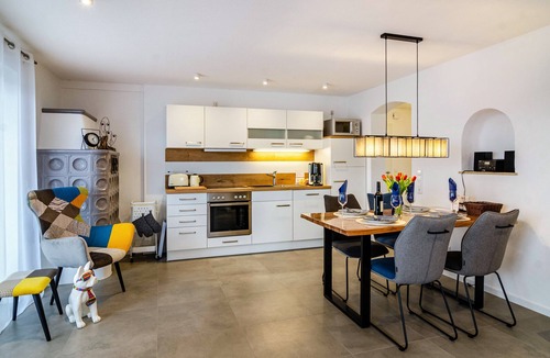 Sipplingen Apartment | Charming Apartment "Mainau" 68 m² with 2 Balconies