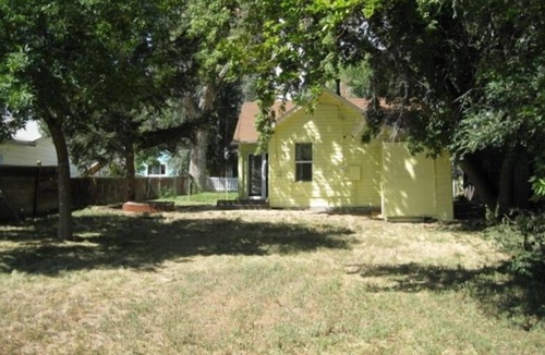 Erie Cottage | Charming Cottage in Historical Victorian Olde Erie Village