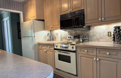 Vail Apartment | Charming Cozy Retreat: Your Home Away From Home.