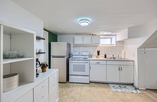 Congress Park House | Charming Garden-Level 1BR Congress Park Retreat