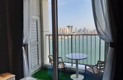 Sokcho Hotel | Charming hotel suite in marvelous Sokcho-si with WiFi