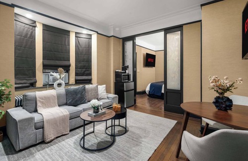 Central New York City Apartment | Charming Midtown Apt | Steps from Broadway