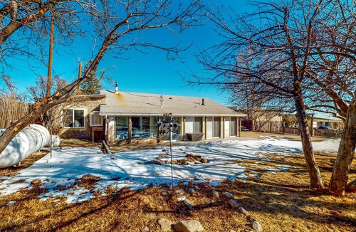 Rye House | Charming Mountain Stay w/ Enclosed Yard & Grill