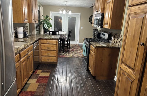 Idaho Falls House | Charming Spacious Modern 4 bedroom, 3 bathroom home in town