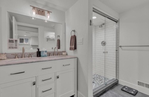 Washington Park West House | Charming Washington Park Getaway