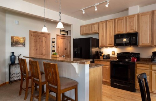 Winter Park Condo | ✔ Check! PET-FRIENDLY | Walk To Downtown | Close To Skiing | Trailhead Lodges 811