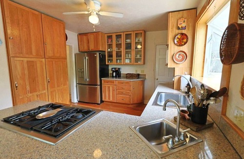 Skyway House | Cheyenne Chateau - Broadmoor Gem