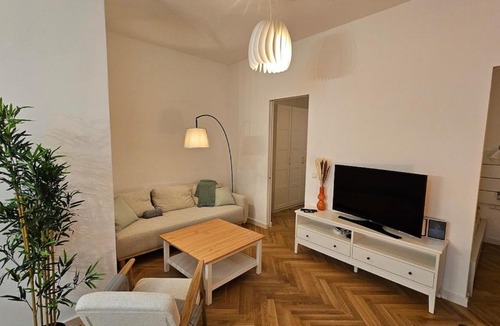 Mariahilf Apartment | Chic courtyard City Apartment in Prime Location