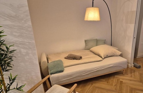 Mariahilf Apartment | Chic courtyard City Apartment in Prime Location