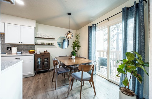 Arvada Condo | Chic Getaway for Adventurers along i70 - 12 min to DEN!