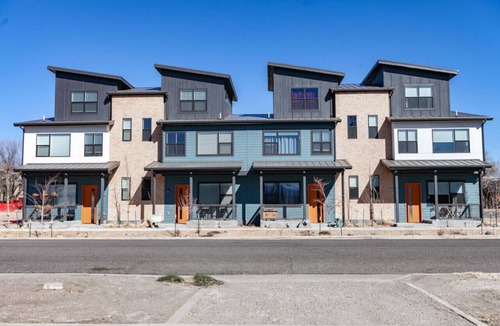 Grand Junction House | Chic Indigo Digs : 3 BR,Cool Kitchen, Zen Patio!