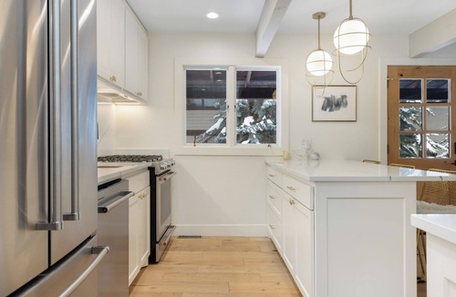 Vail House | Chic Mtn Home On Gore Creek, Private Hot Tub, On Vail Bus Route - Completely Renovated