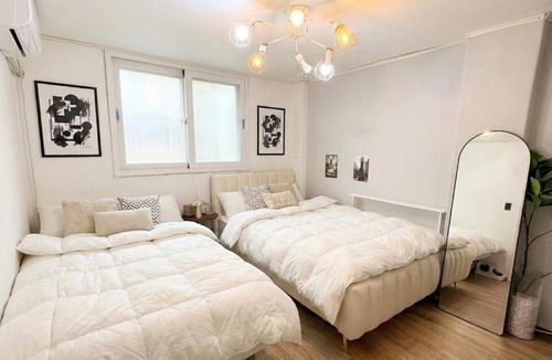 Daeheung-dong Apartment | Chillpop stay, Sinchon station, 1F, 4ppl, 2BR, Hongdae, Private