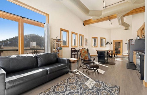 Estes Park Apartment | City 1BR Mtn-view Rocky Mountain National Park