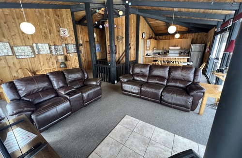 Snowmass Village Ski Chalet | Classic Chalet on free shuttle route-fireplace, hot tub and sauna. 5 Bedrooms