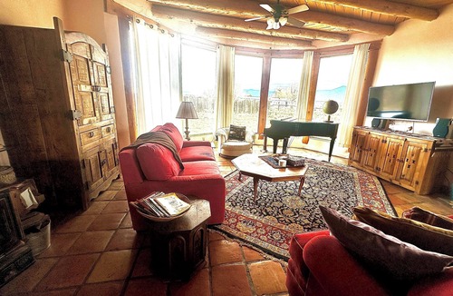Taos House | Classic Taos Retreat with Panoramic View 38%discount for mnthy rental
