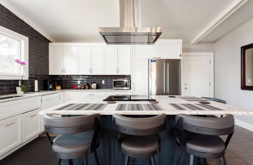 Baseline Sub House | Clean & Cozy 2-BR Boulder Retreat Fast Wi-Fi & Great Location