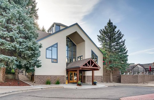 Englewood Condo | Clean & Cozy One Bedroom Condo W/Kitchen In DTC