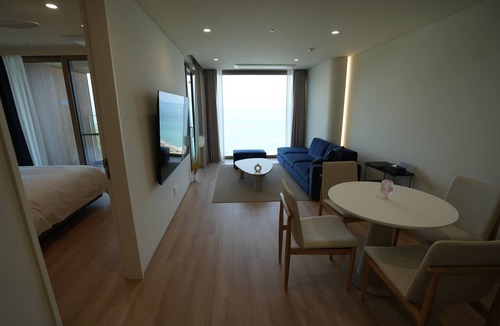 Yangyang Hotel | Cliffbeach Resort&Pool Villa