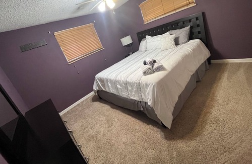 Lakewood House | Close to downtown Denver and Red Rocks!