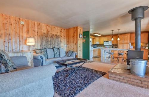 Spring Valley House | Close to Pike Nat’l Forest! Lake-View Family Cabin