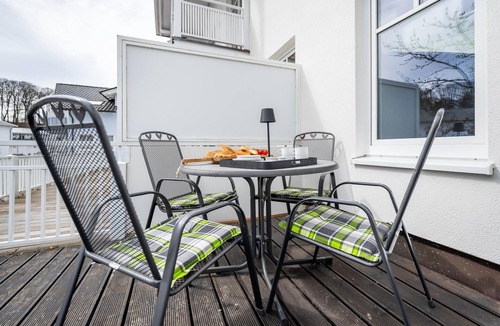 Binz Apartment | Close to the beach-2 room apartment with balcony-center of Binz-Villa Hildegard-App.1