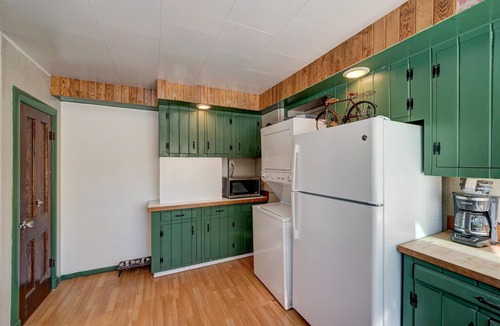 Leadville North House | Cloverleaf-PET FRIENDLY with Hot Tub and private yard.