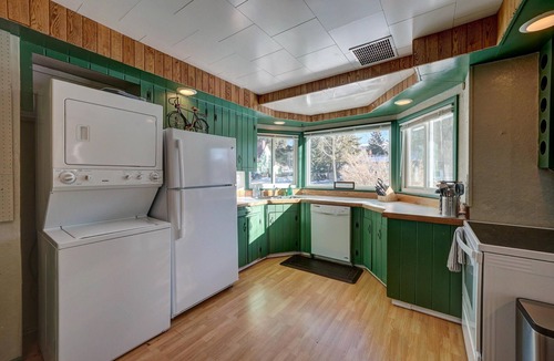 Leadville North House | Cloverleaf-PET FRIENDLY with Hot Tub and private yard.