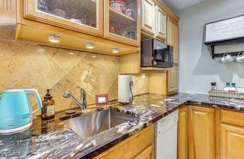 Colorado Springs Apartment | CO Springs Apartment in the Pines w/Treehouse!