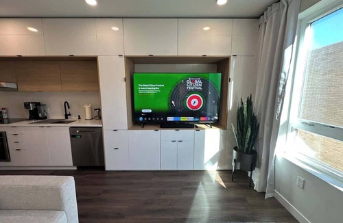 City Park West Apartment | CO6. (Condo) 1 Bed Lux/near St.Joseph/Laundry