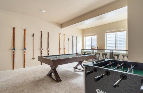Superior House | Colorado Haven: 5bd - Pool & Foosball - 10min UCB