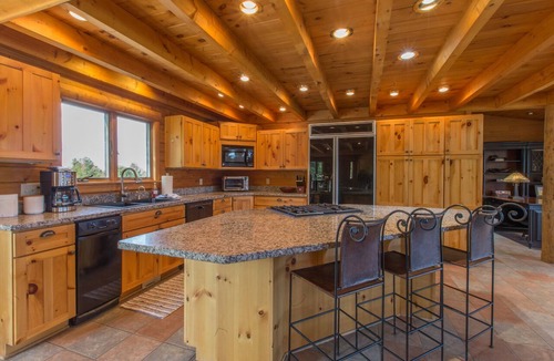 Ridgway House | Colorado Luxury Log Home | 40 Private Acres | A/C | Views | STR2025-009