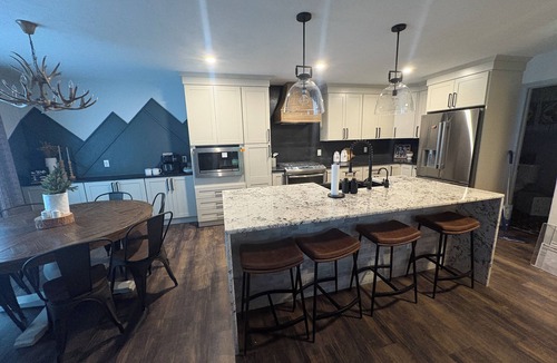 Edwards House | Colorado Mountain Getaway - NEWLY RENOVATED