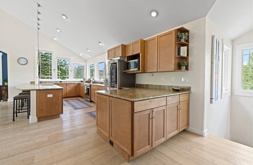 Edwards House | Colorado Mountain Getaway – 5BR/3BA, Hot Tub, Near Vail