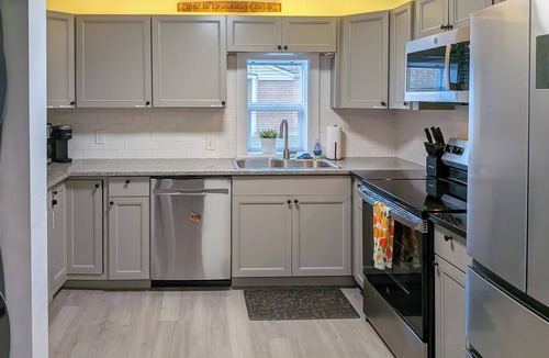 Edgewater House | Comfort Amenities Location Hot Tub Walkable Denver