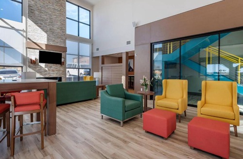 Colorado Springs Hotel | Comfort Suites Colorado Springs East - Medical Center Area
