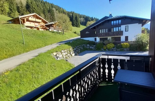 Les Gets Apartment | Comfortable chalet with parking - 4 guests