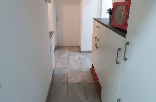 Simmering Apartment | Comfortable Room 15 Min to Enkplatz Metro