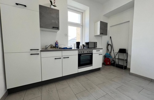 Simmering Apartment | Comfortable Room Near Wien Mitte & City Center