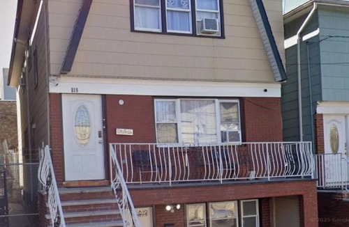 The Heights Apartment | Comfortable Stay Near NYC