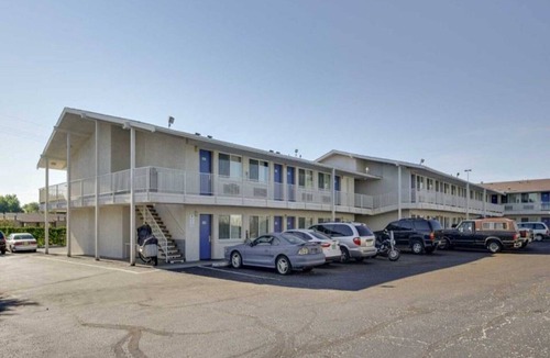 North Alameda Apartment | Comfortable stay with 2 Full Beds| NS