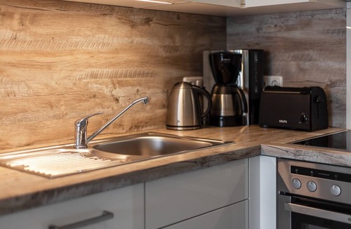 Groemitz Apartment | Comfortable vacation apartment with balcony, parking space and modern furnishings in Gröm