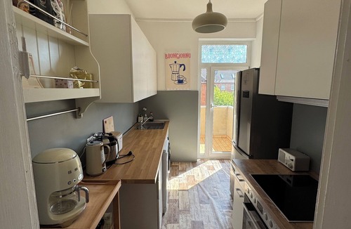 Gaarden-Sud - Kronsburg Apartment | Complete: 2-room apartment centrally located in an old building