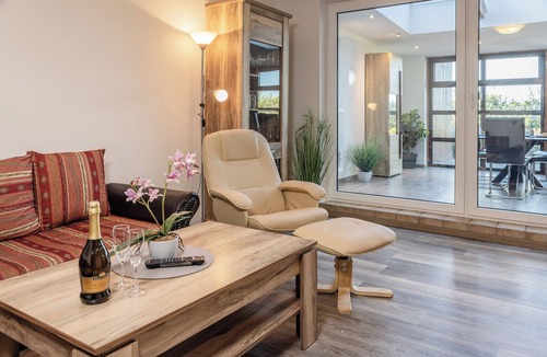 Carolinensiel Apartment | Completely designed for comfort: The basement apartment is especially kom