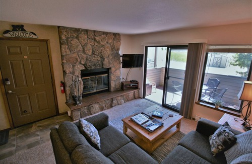 Fraser Condo | Condo w/clubhouse hot tub/gym; on Free Shuttle Route to Winter Park Ski Resort