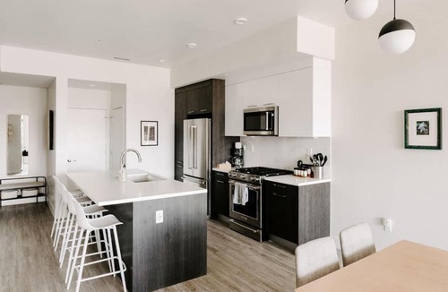 Highland House | Contemporary Cool Lifestyle Loft - Zuni Lofts
